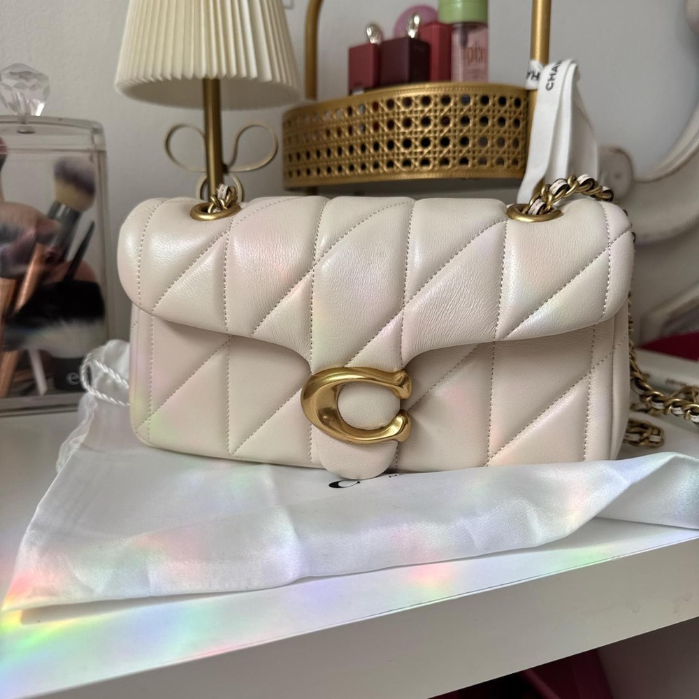 Elegant Cream Quilted Shoulder Bag